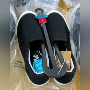 New black mad love slide on sneakers size 5
